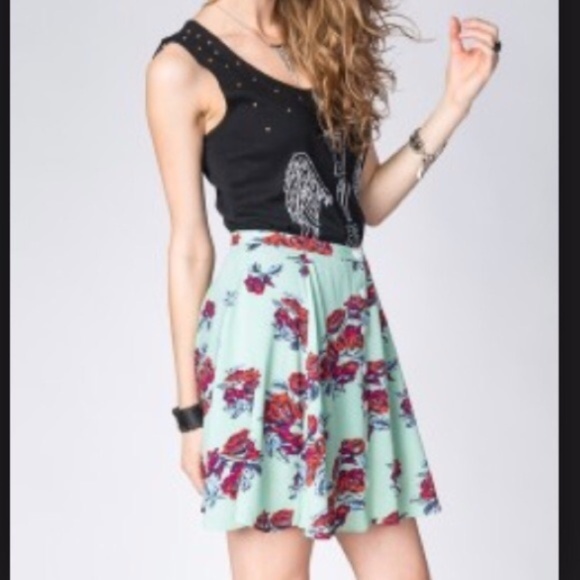 MINKPINK Dresses & Skirts - Minkpink mini skirt mint green red roses small